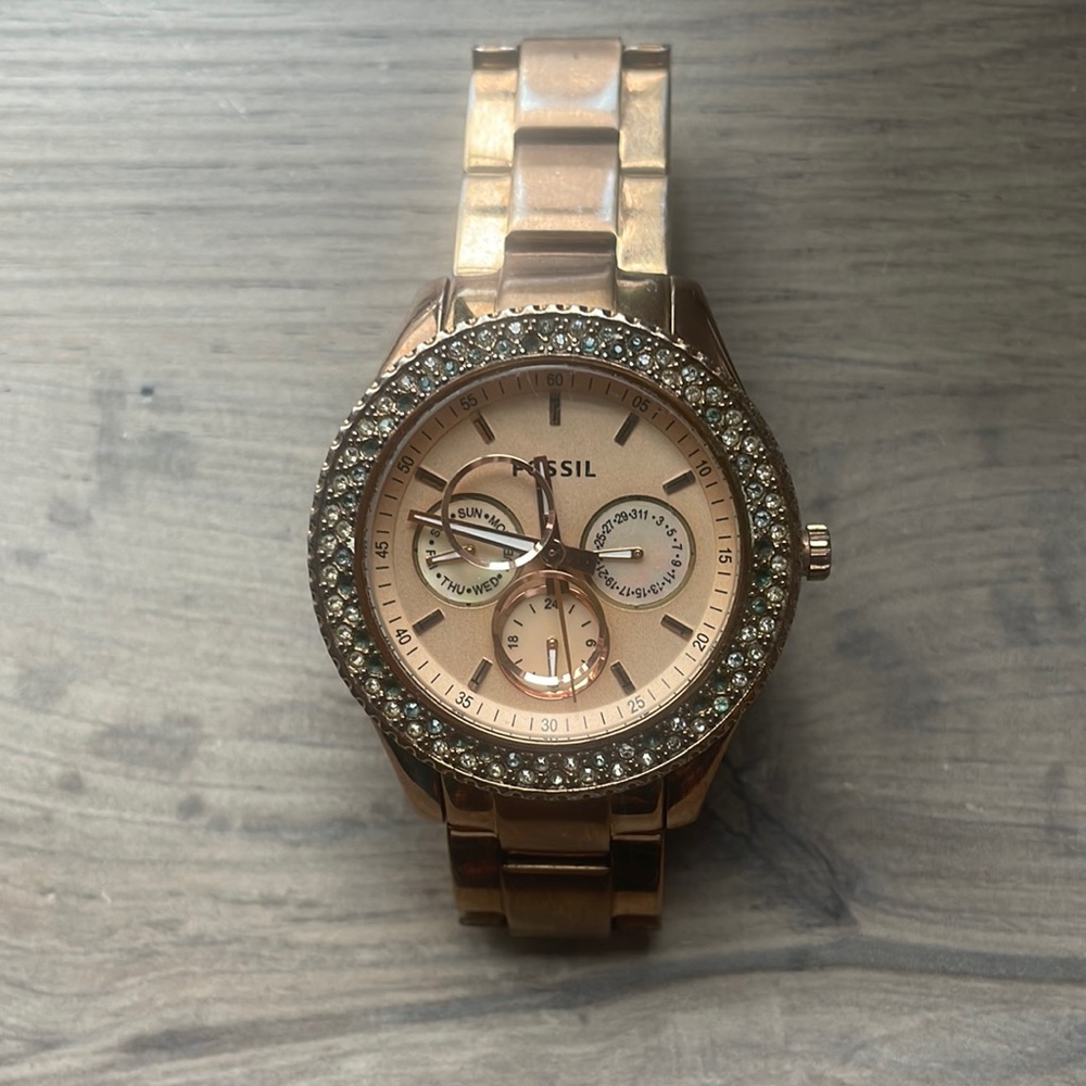 Rose gold women’s fossil